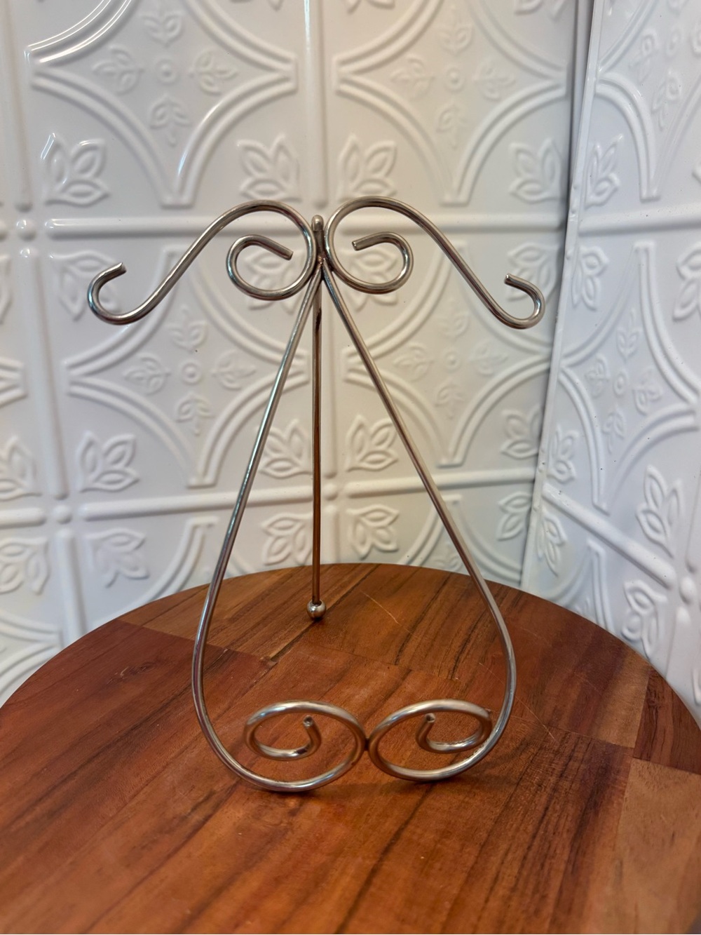 Wire Display Stand - Silver Swirl Plate/Easel